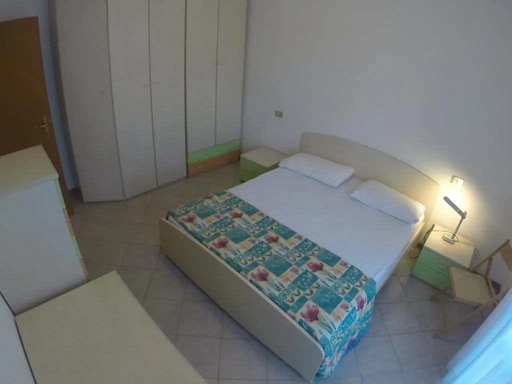 Corallo Apartments 카발리노 0*,