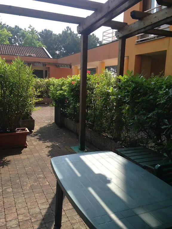 Corallo Apartments 카발리노 0*,